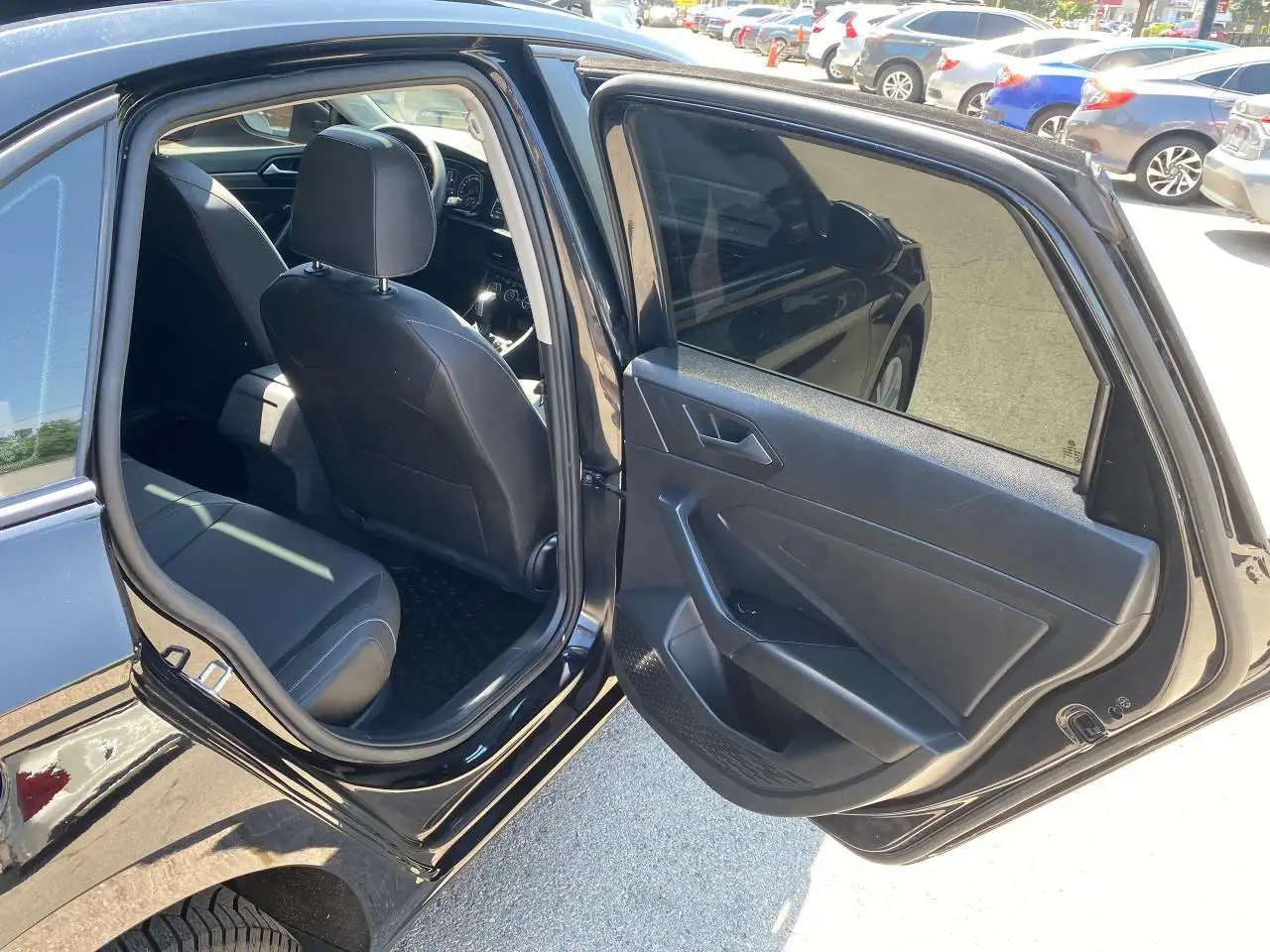 Volkswagen Jetta снимка Volkswagen Jetta