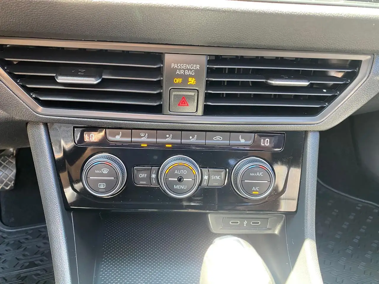 Volkswagen Jetta снимка Volkswagen Jetta