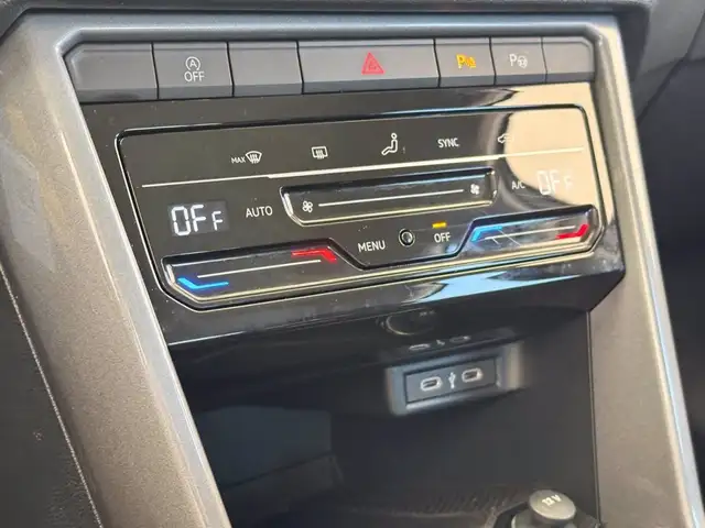 Volkswagen T-Roc view 25