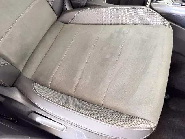 Volkswagen T-Roc view 9
