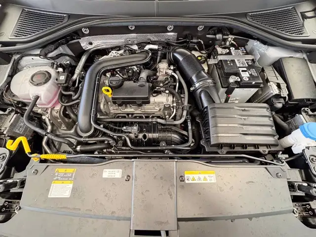 Volkswagen T-Roc view 13