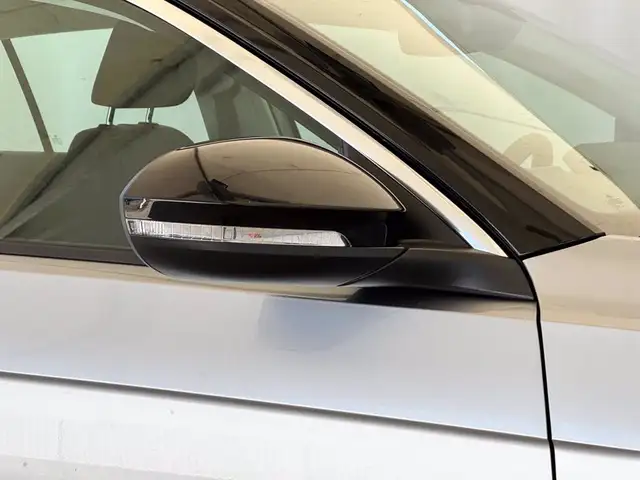 Volkswagen T-Roc view 16