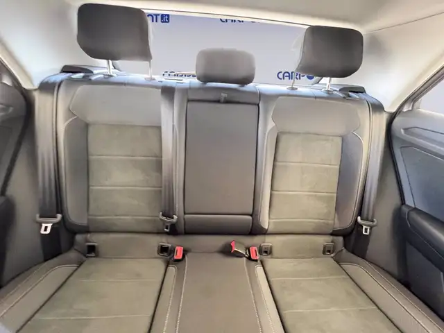 Volkswagen T-Roc view 10