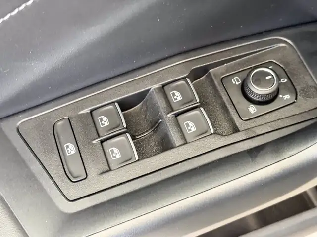 Volkswagen T-Roc view 20
