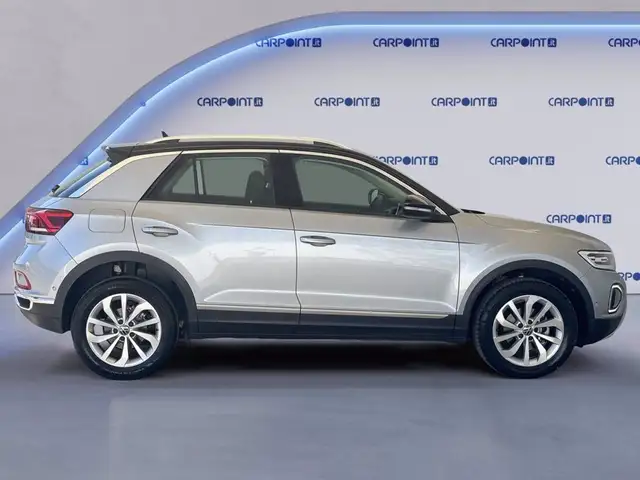 Volkswagen T-Roc view 6