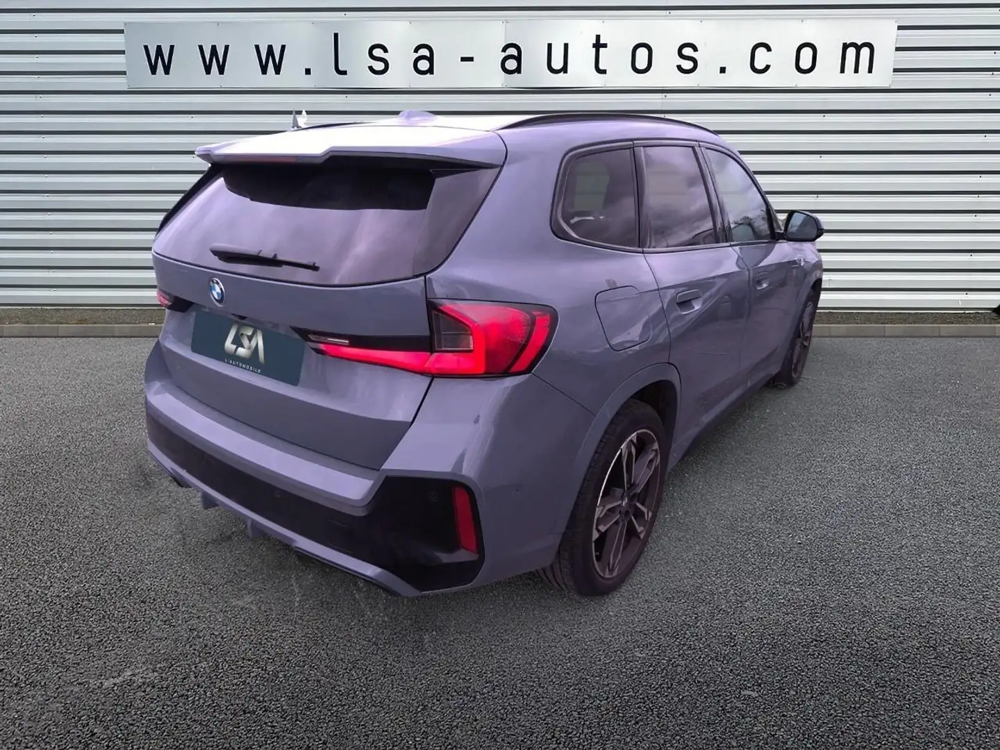 BMW X1 sDrive 20i - BV DKG Palettes U11 M Sport Grau - 2