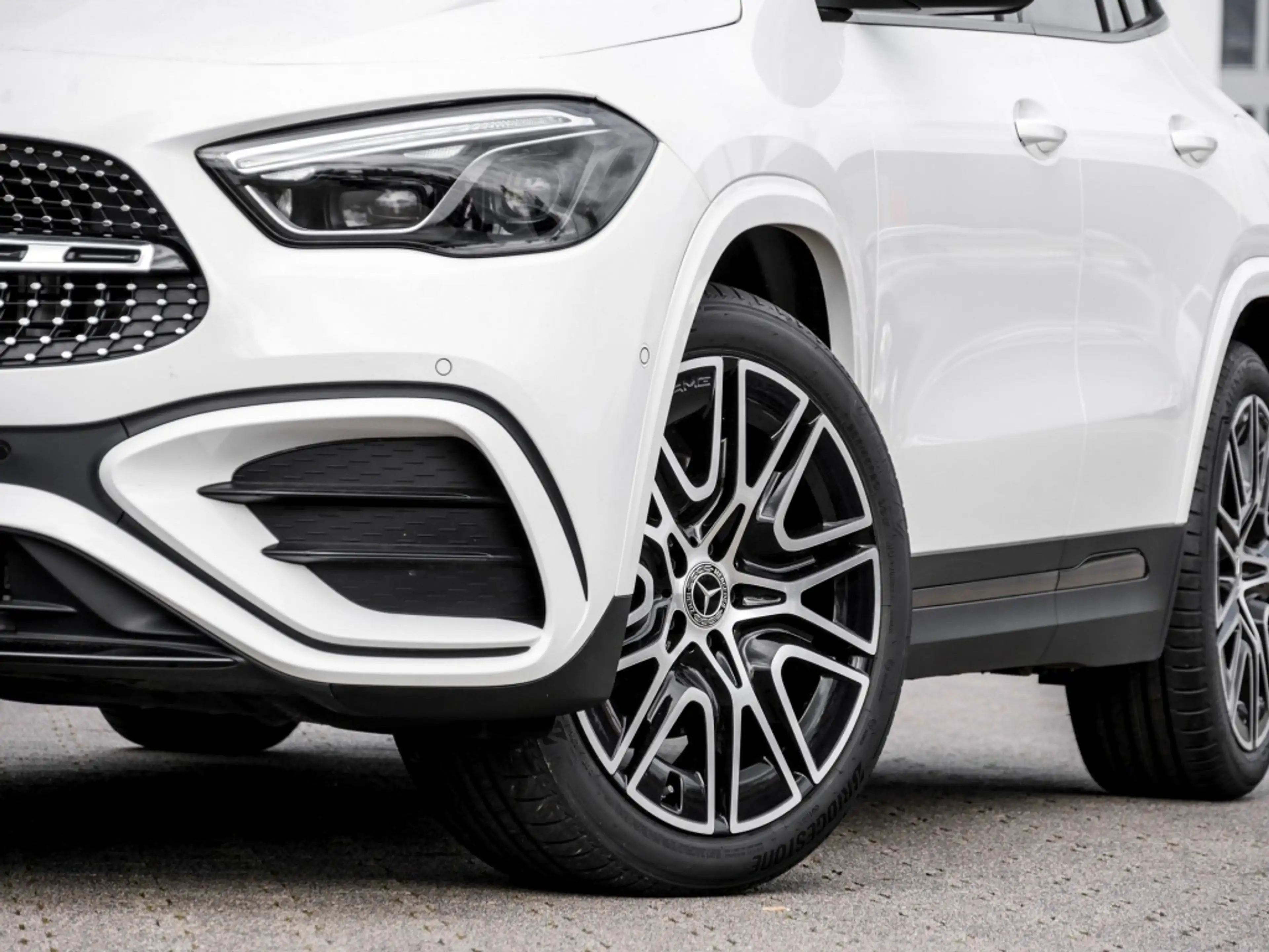 Mercedes-Benz GLA 200 AMG-Sport/Pano/AHK/MLB/Night/Distr/Ambi — photo 6