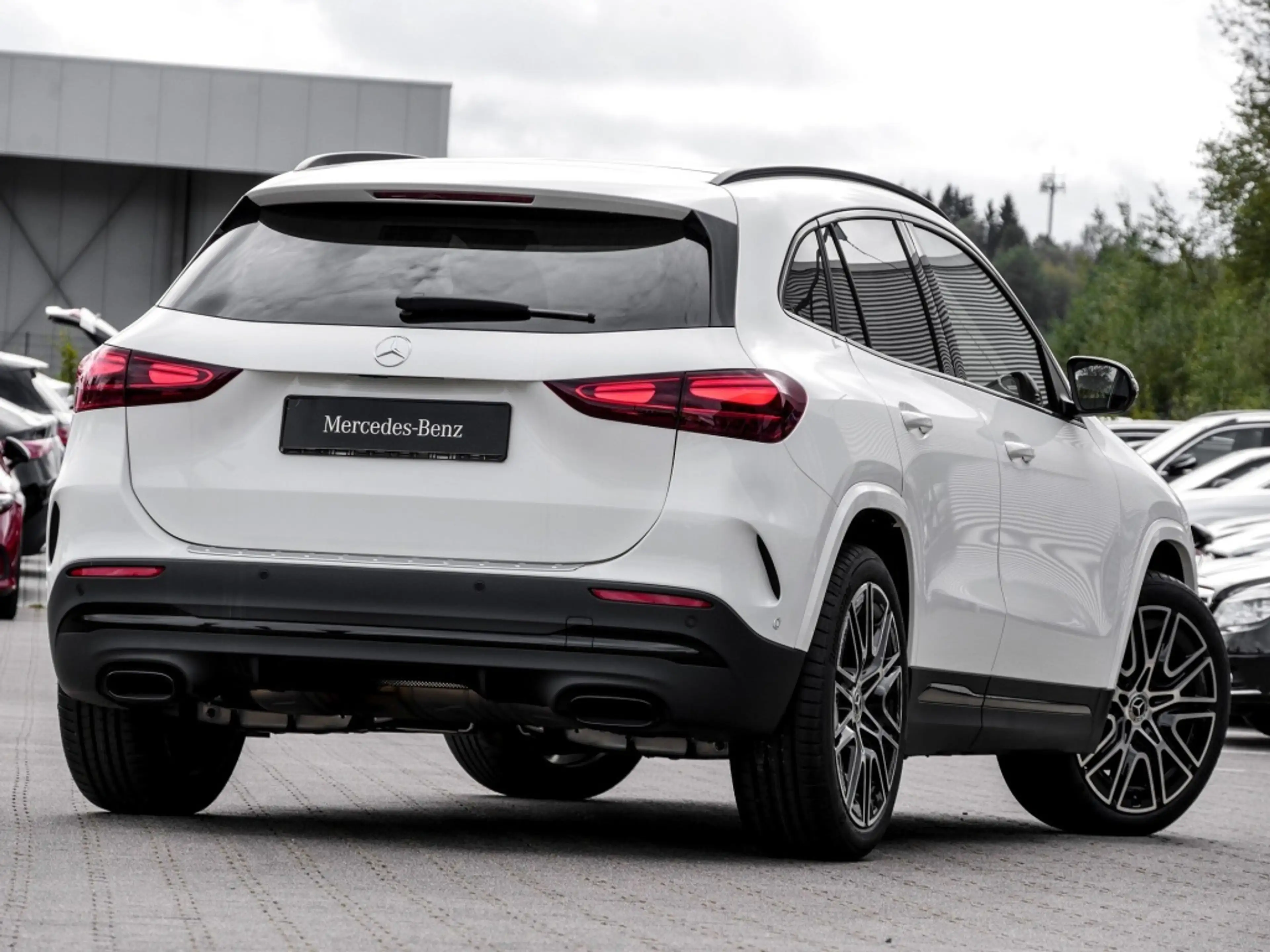 Mercedes-Benz GLA 200 AMG-Sport/Pano/AHK/MLB/Night/Distr/Ambi — photo 3