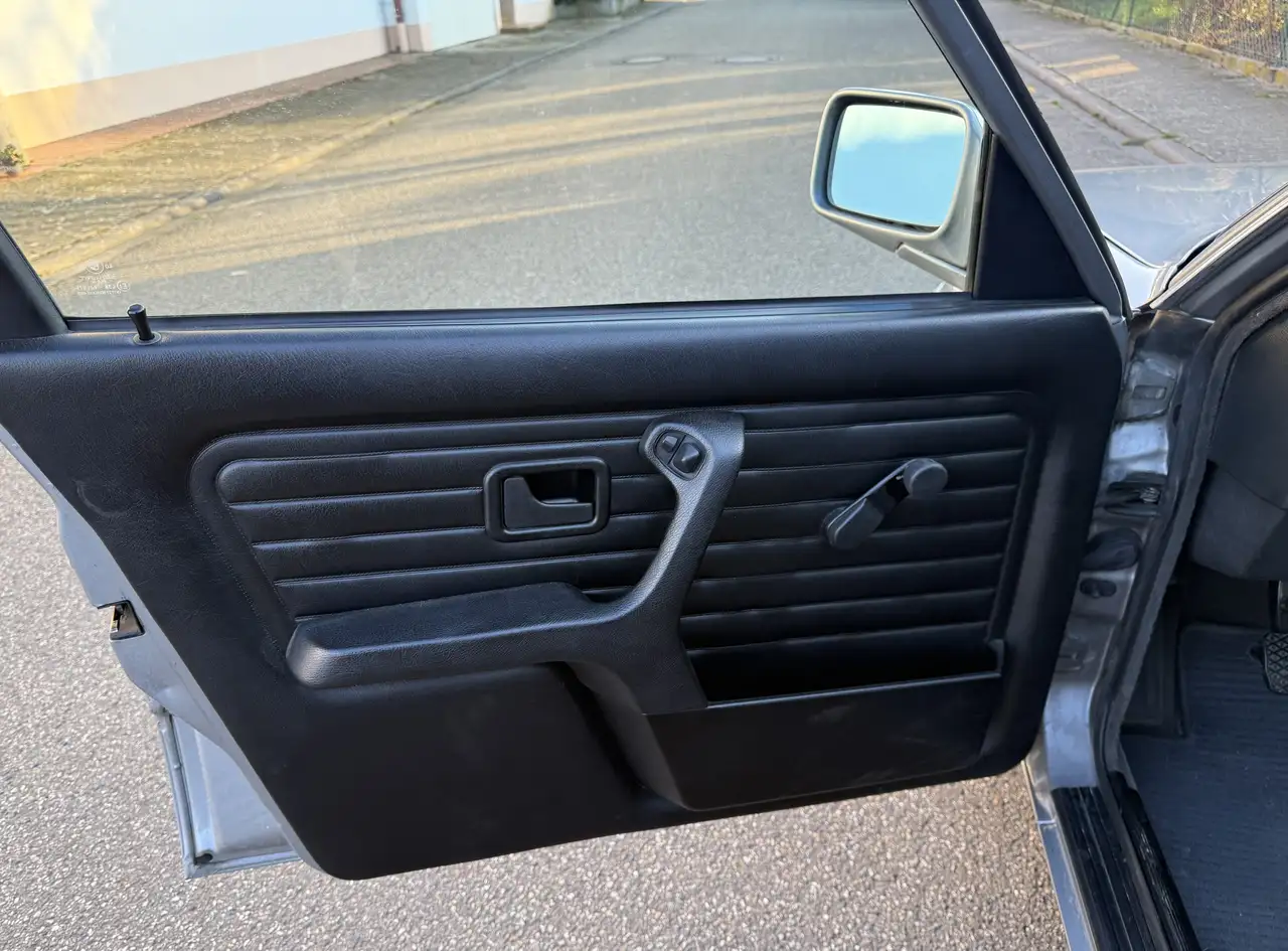 Bmw 318i Oldtimer E30, foto 11