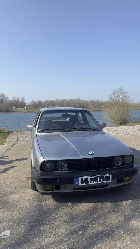 Bmw 318i Oldtimer E30, foto 1