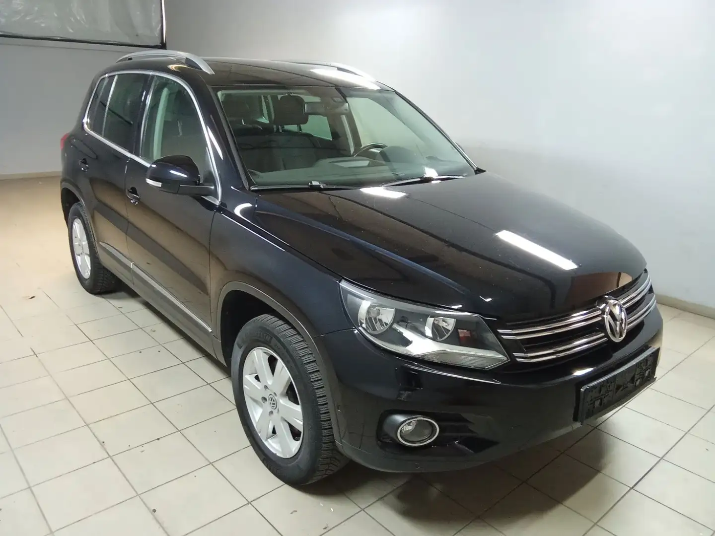 Volkswagen Tiguan Track & Style BMT 4Motion Schwarz - 2