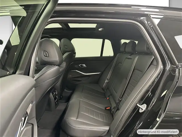 BMW 3 Series view 11