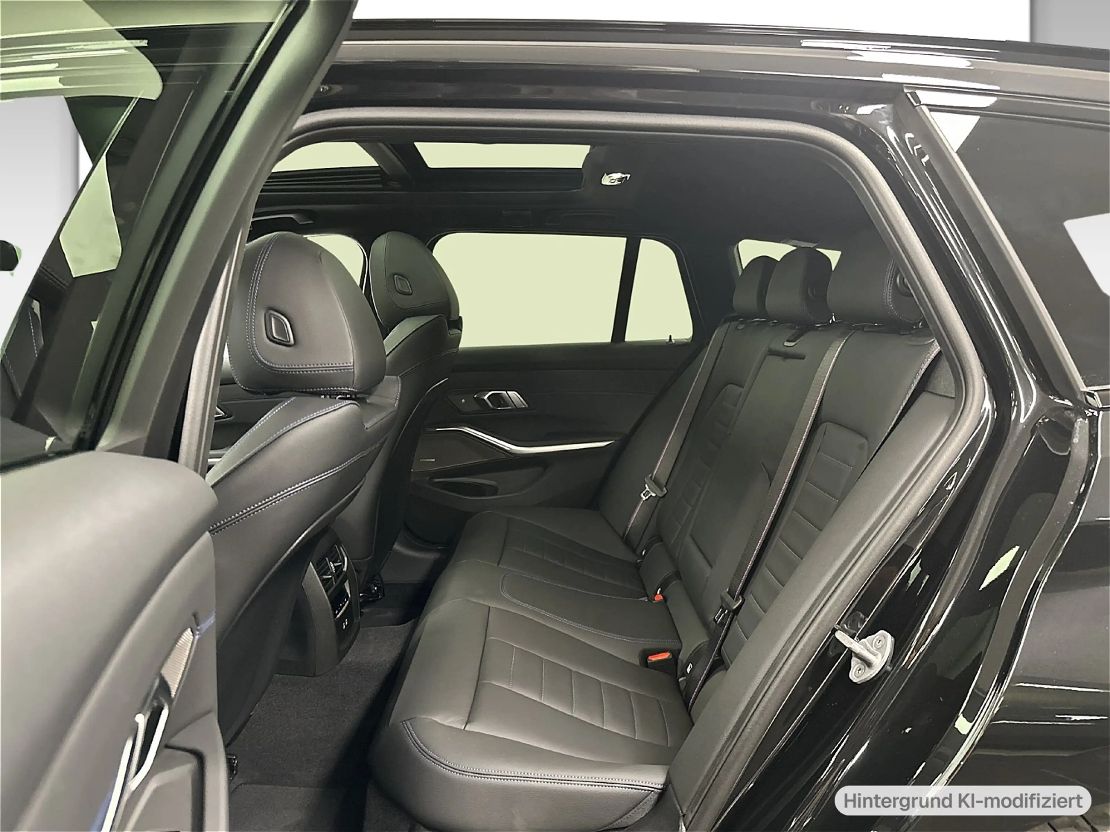 BMW 340 M340i xDrive Touring — photo 11