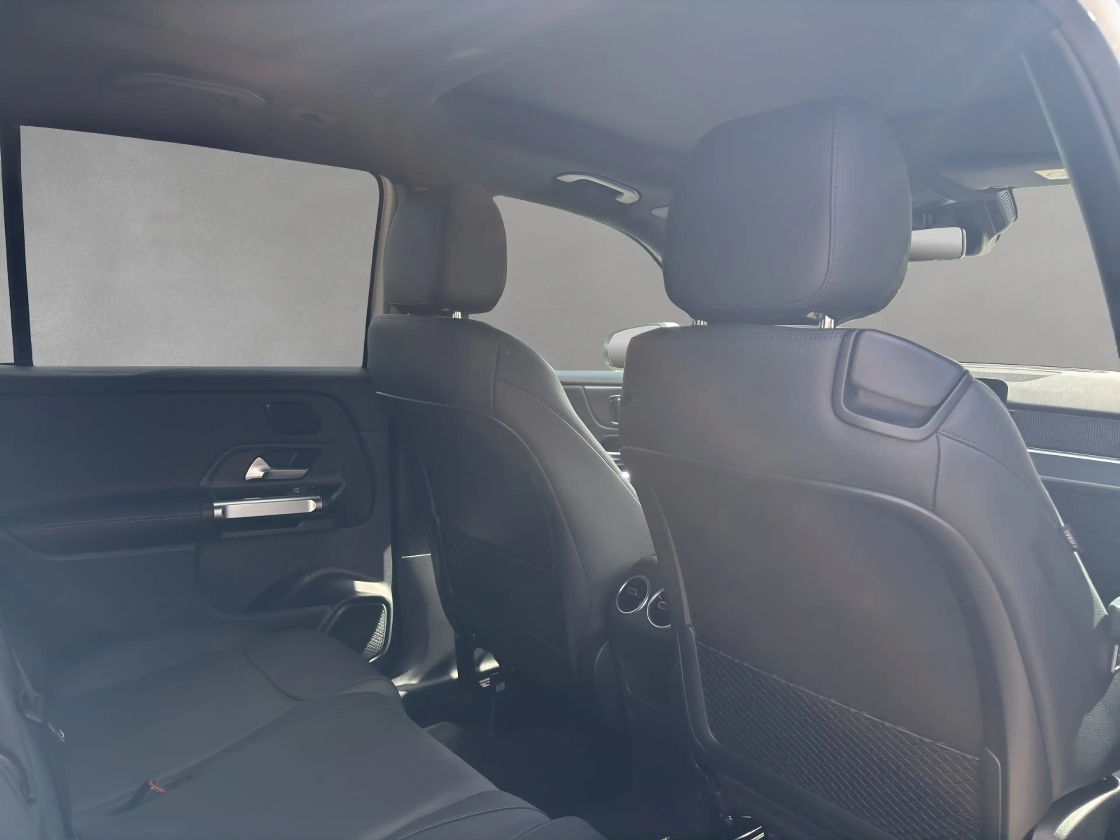 Mercedes-Benz GLB 200 d Progr AHK Pano MLED HighEndMBUX Busines — photo 14