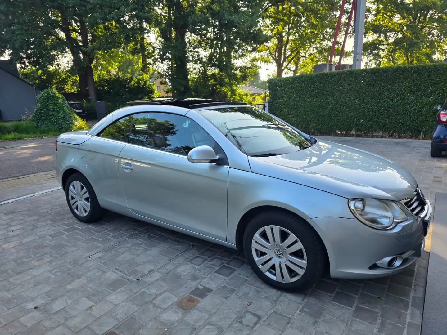Volkswagen Eos 1.6i FSI carnet d'entretien complet, cuir Gris - 1