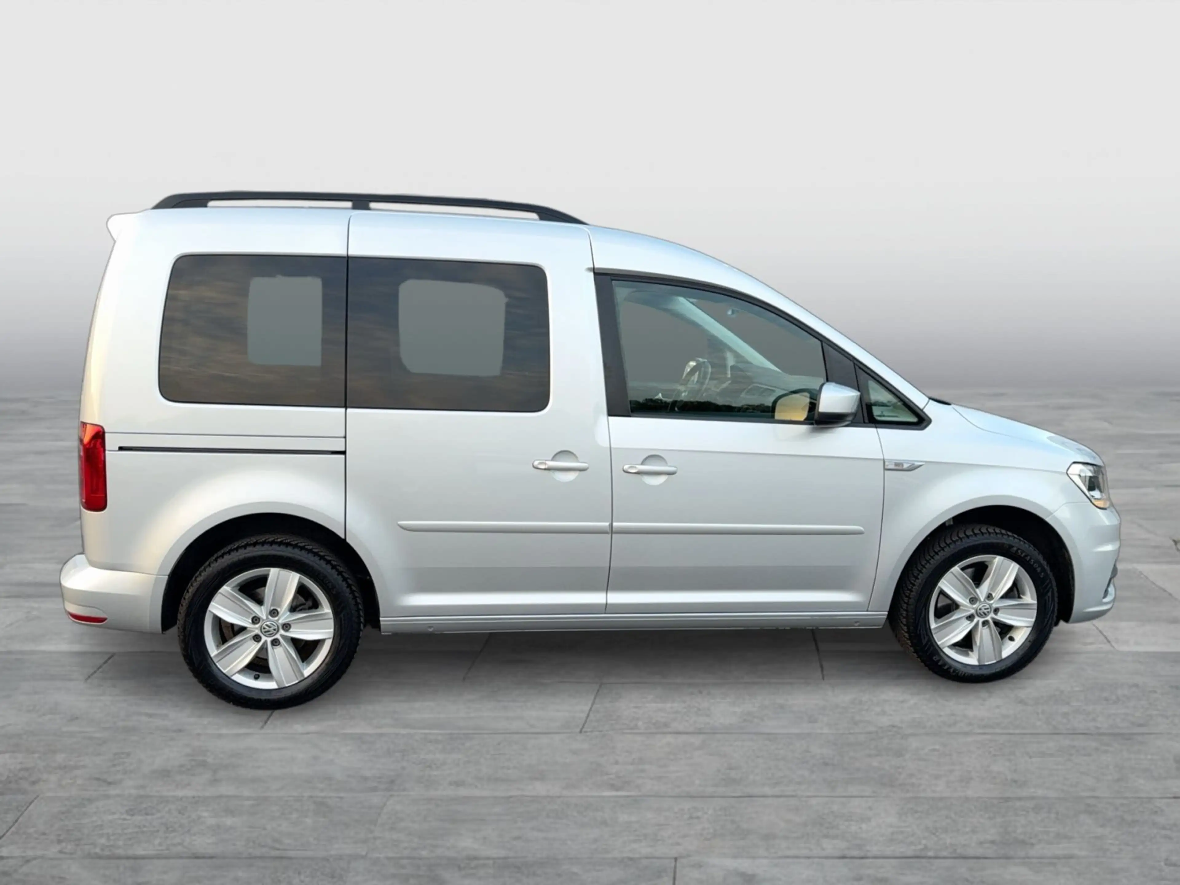 Volkswagen Caddy Comfortline 1.4TSI DSG ROLLSTUHLRAMPE NAV — photo 6
