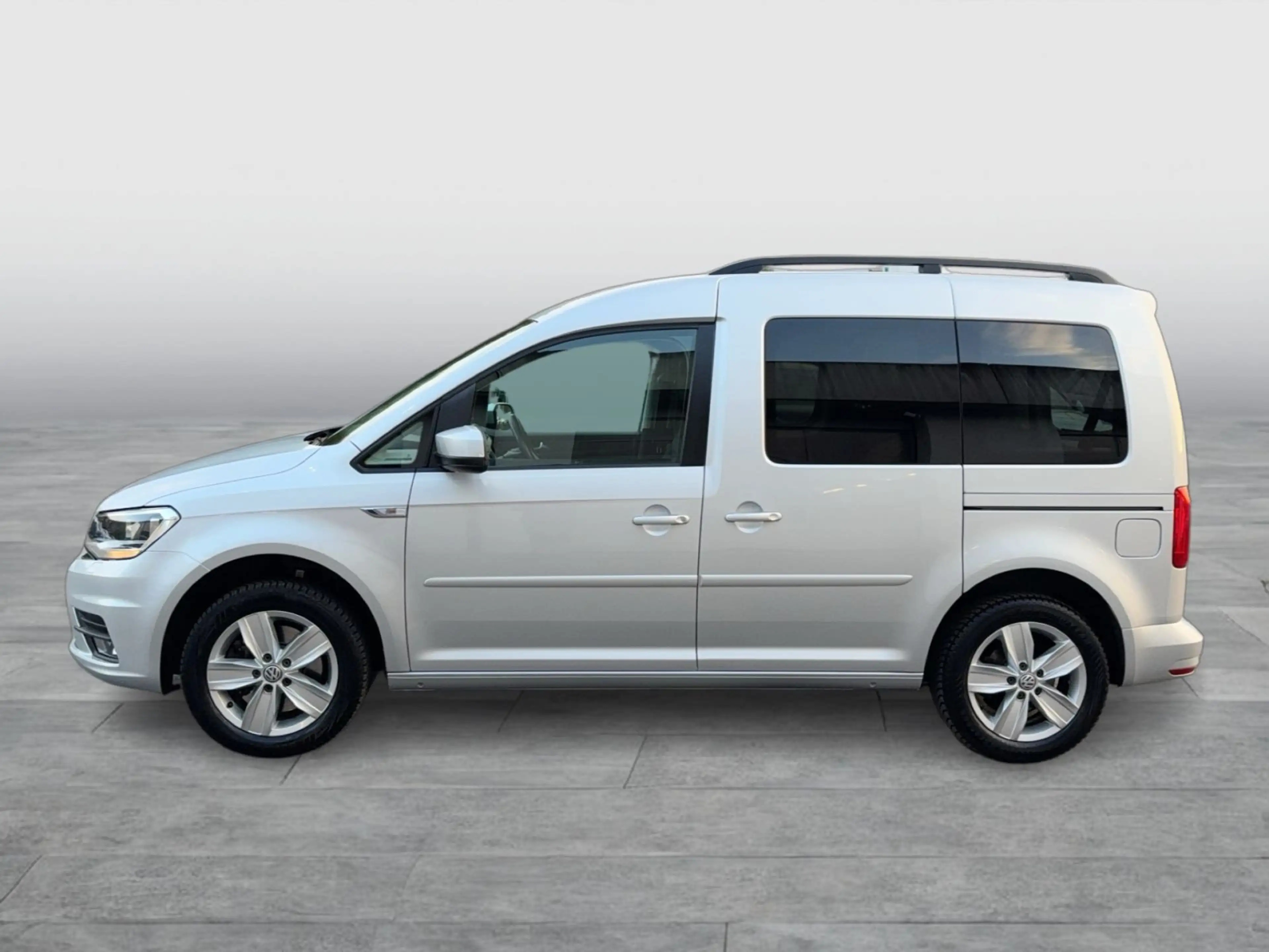 Volkswagen Caddy Comfortline 1.4TSI DSG ROLLSTUHLRAMPE NAV — photo 2