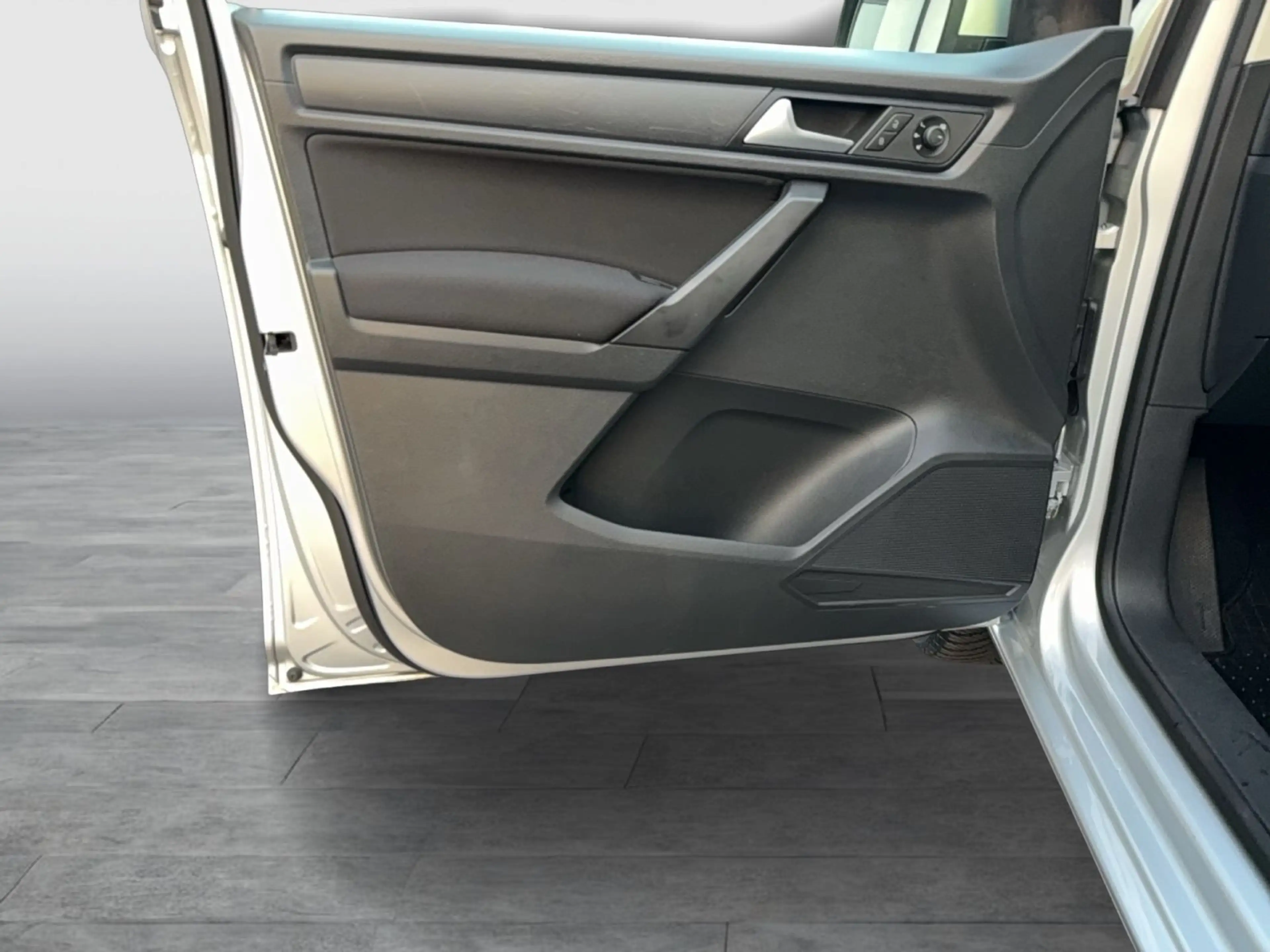Volkswagen Caddy Comfortline 1.4TSI DSG ROLLSTUHLRAMPE NAV — photo 13