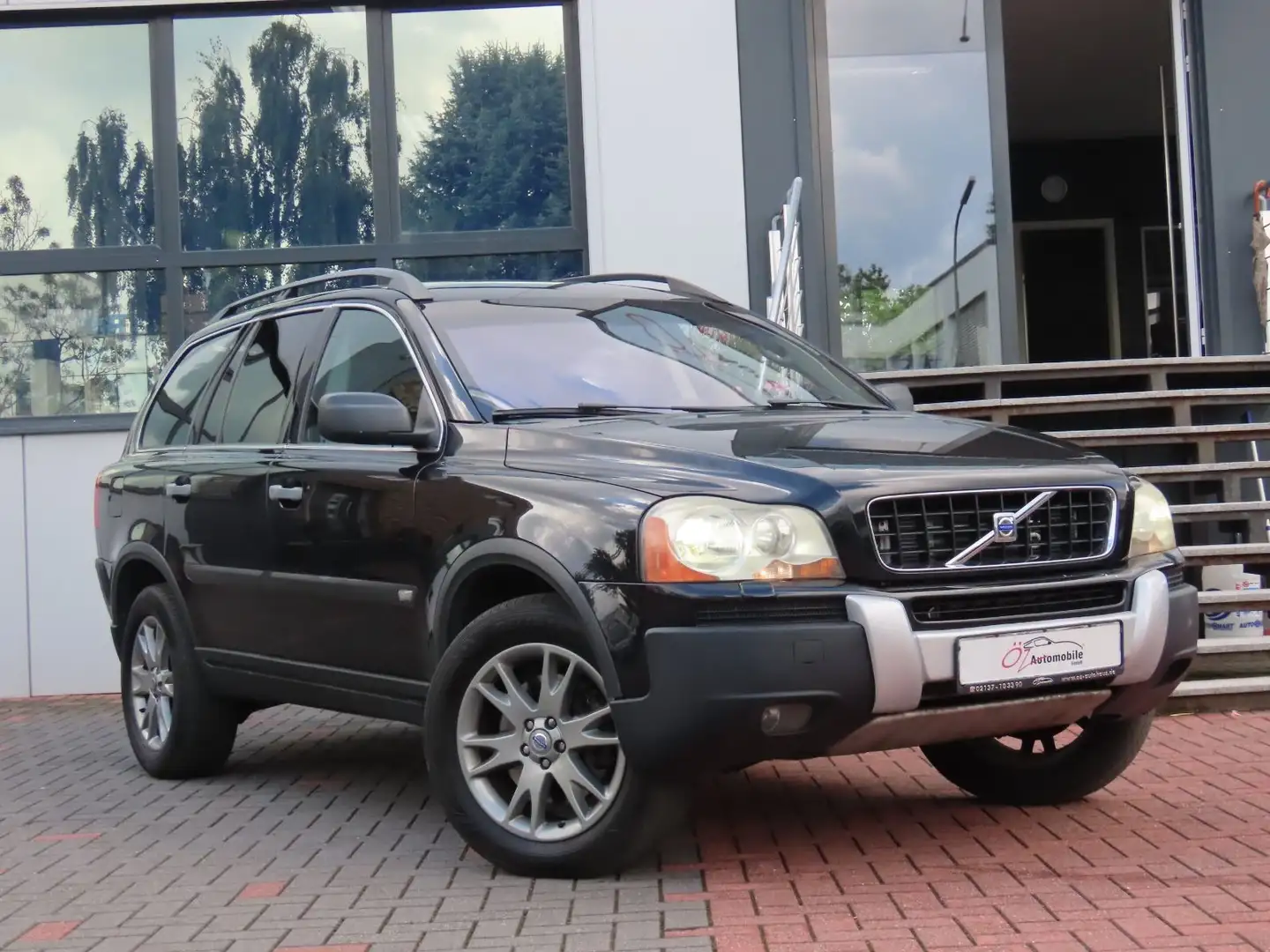 Volvo XC90 T6 Autom. Leder Sitzheizung Navi 7-Sitzer Schwarz - 1