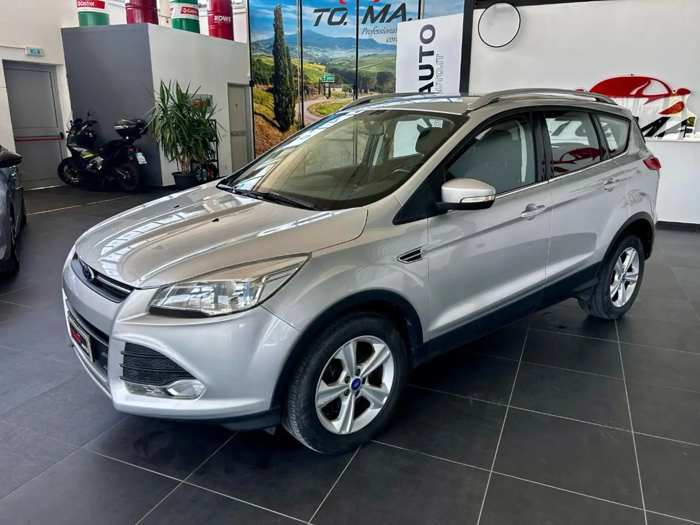 Ford Kuga 2.0 TDCI 140 CV 2WD Titanium Plateado - 1