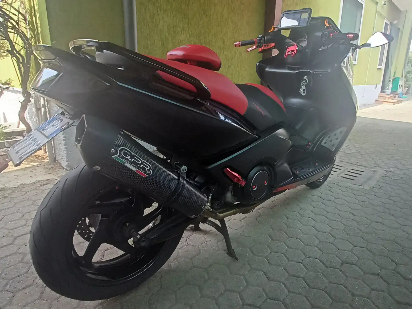 Yamaha Black X-Max Schwarz - 2