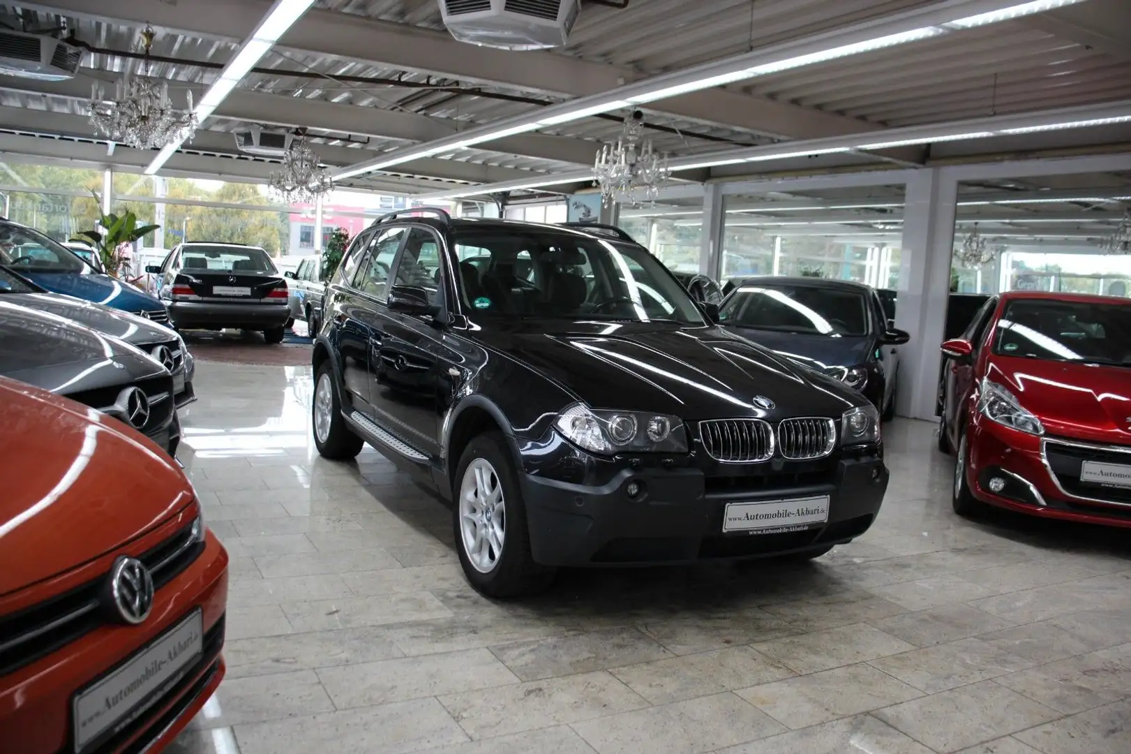 BMW X3 3.0d *Allrad* Schwarz - 2