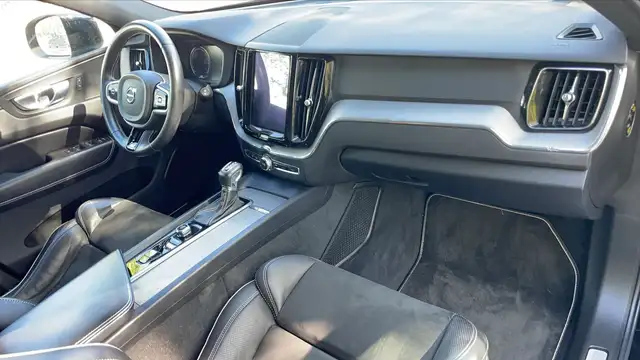 Volvo XC60 view 10