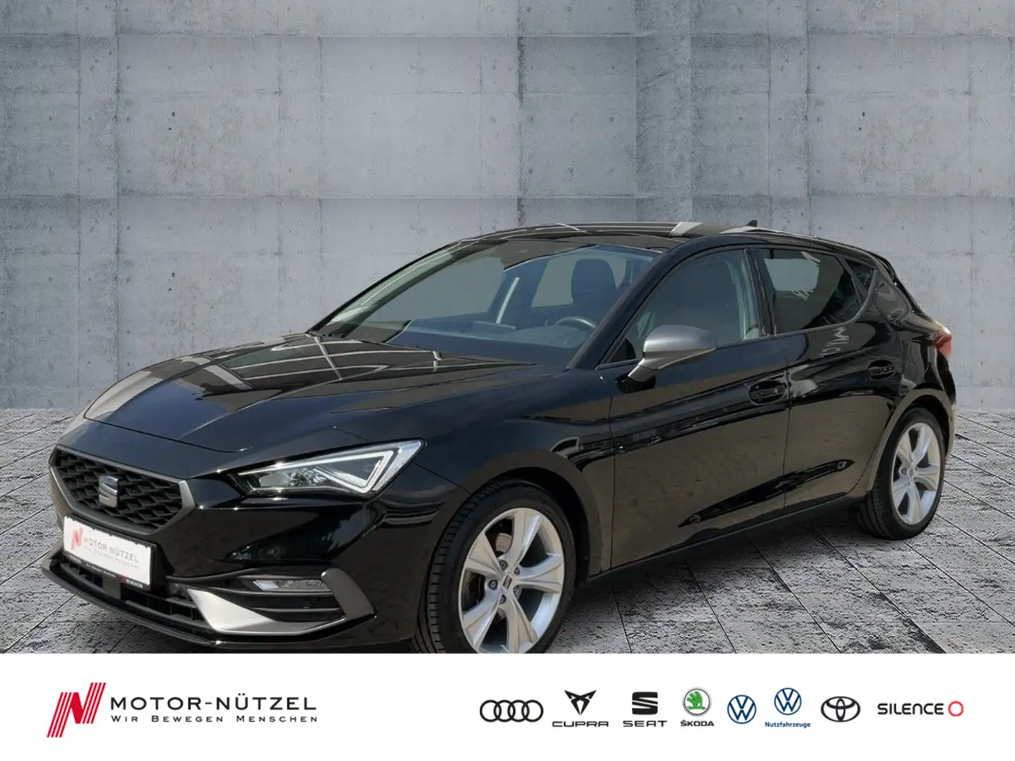 SEAT Leon 1.5TSI FR-LINE LED+NAV+APP+GRA+SHZ+PLA+PANO Negro - 1