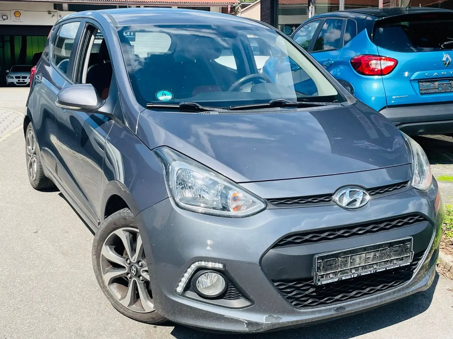 Hyundai i10 FIFA World Cup Edition Gris - 1
