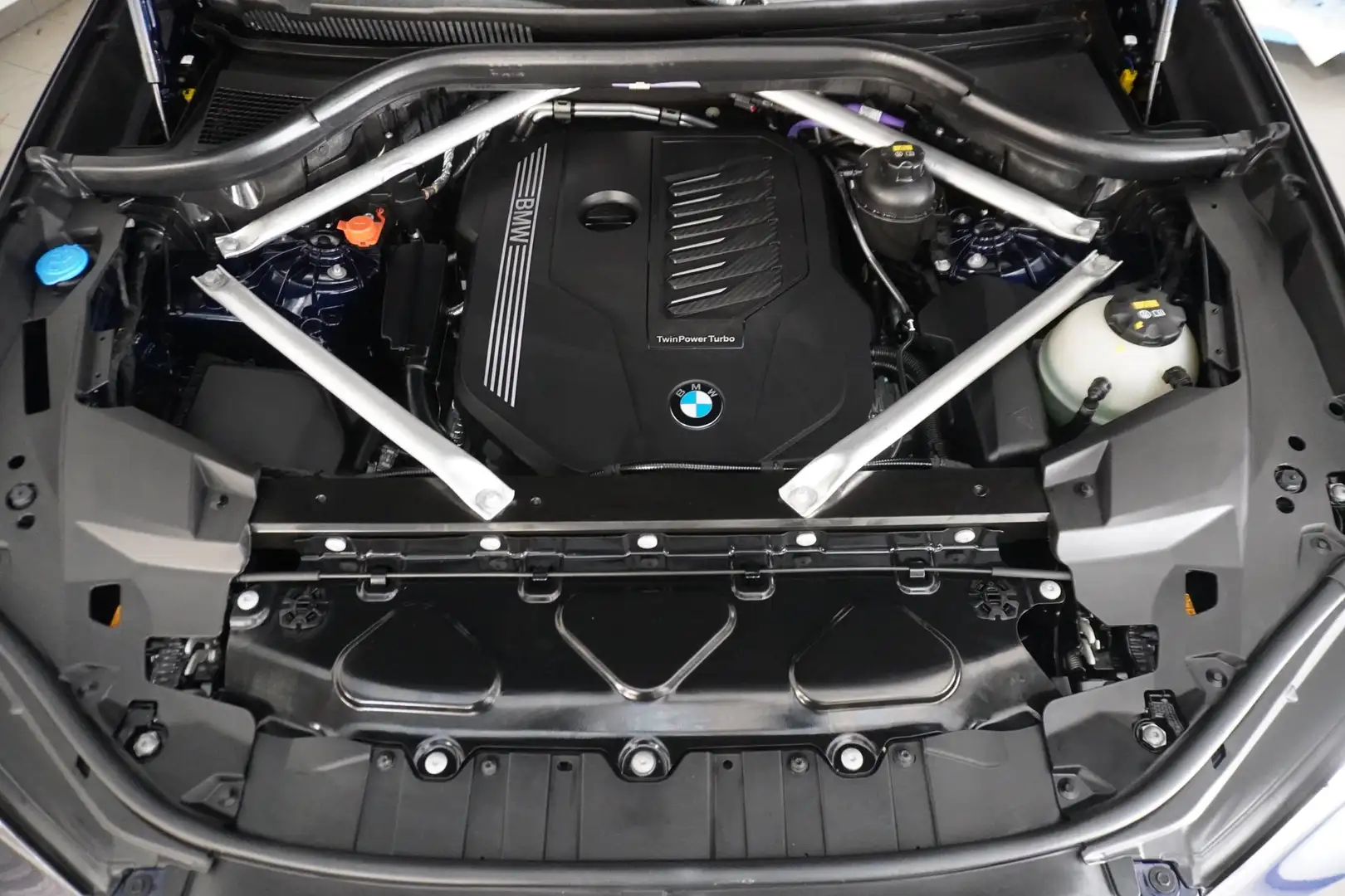 BMW X5 xDrive40i Bleu - 2