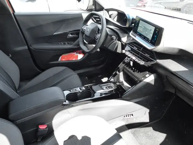 Peugeot 2008 view 4