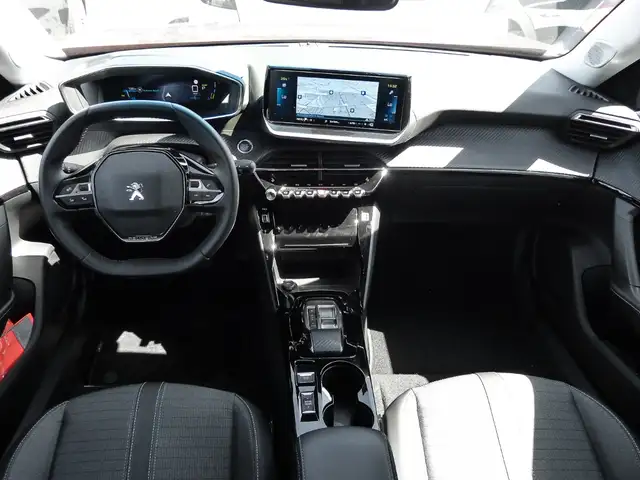 Peugeot 2008 view 6