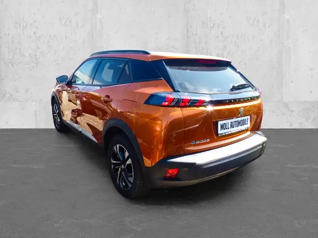 Peugeot 2008 view 2