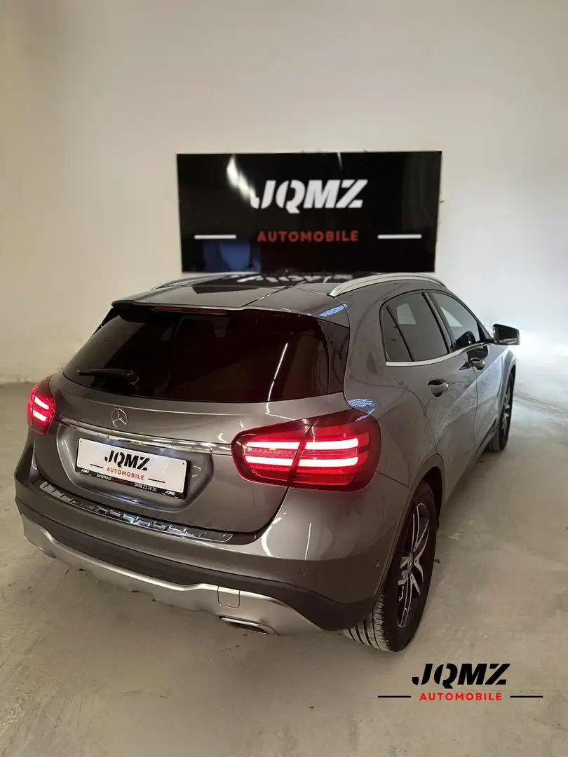 Mercedes-Benz GLA 180 GLA 180 Business Solution Gris - 2