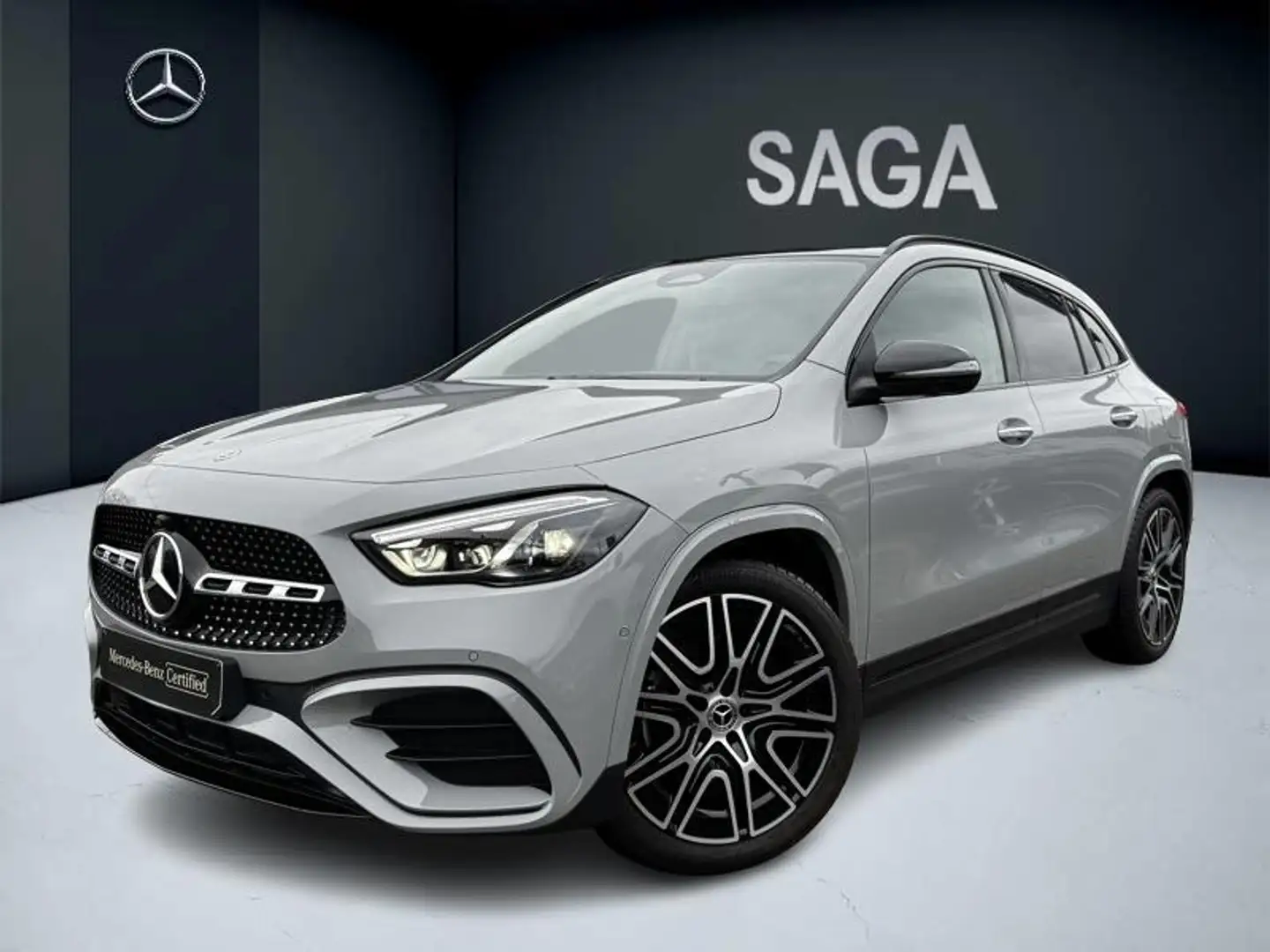 Mercedes-Benz GLA 180 d AMG Line Gris - 1