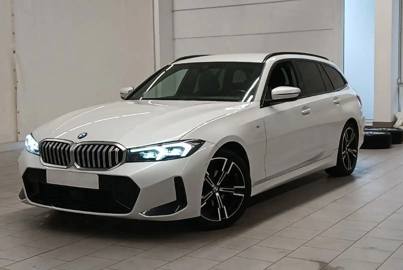 BMW 320 d xDrive M Sport LED+Harman/Kardon+STHZ+ACC Blanc - 2