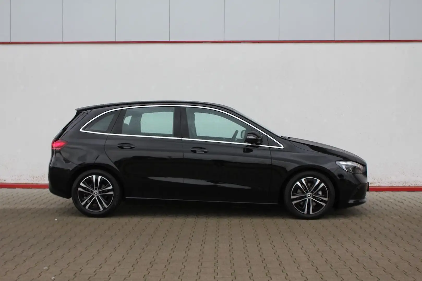 Mercedes-Benz B 180 d 8G Progressive Line Urban WideScreen 458 Noir - 1