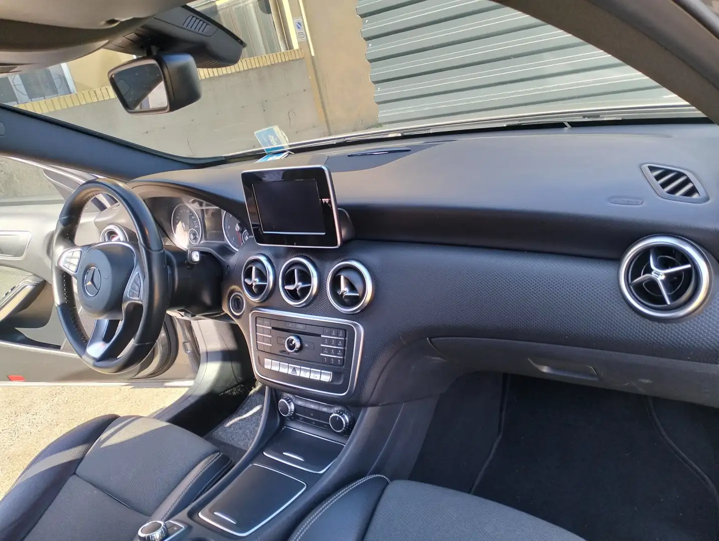 Mercedes-Benz 180 Mercedes 180d Gris - 2