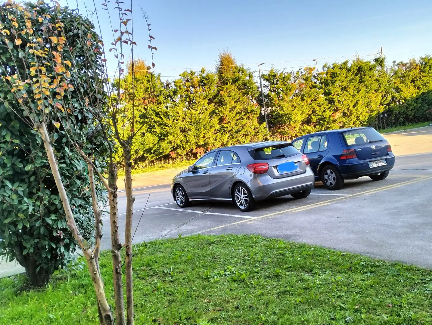 Mercedes-Benz 180 Mercedes 180d Gris - 1