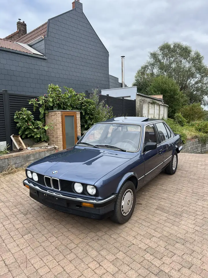 BMW 320, foto 2