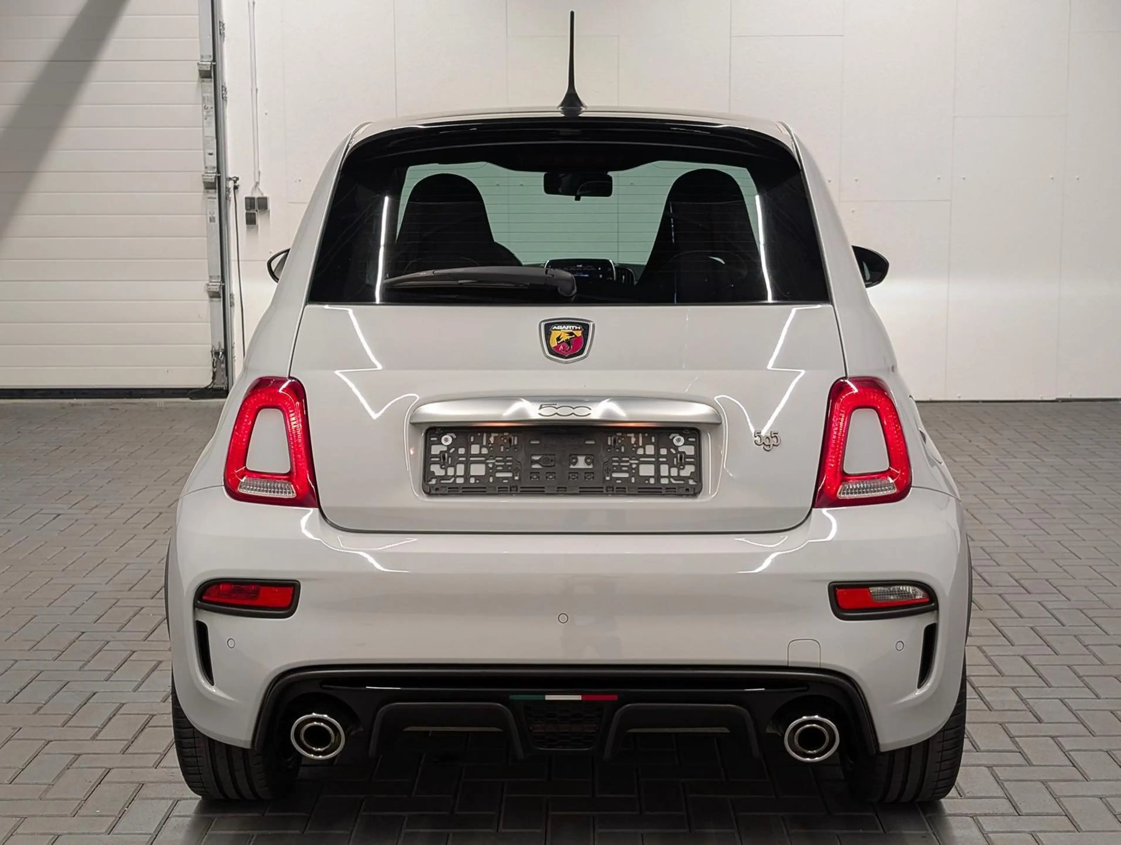 Abarth 595 Bi-Xenon/U-Connect/Beats/PDC/DAB/17-LM — photo 4