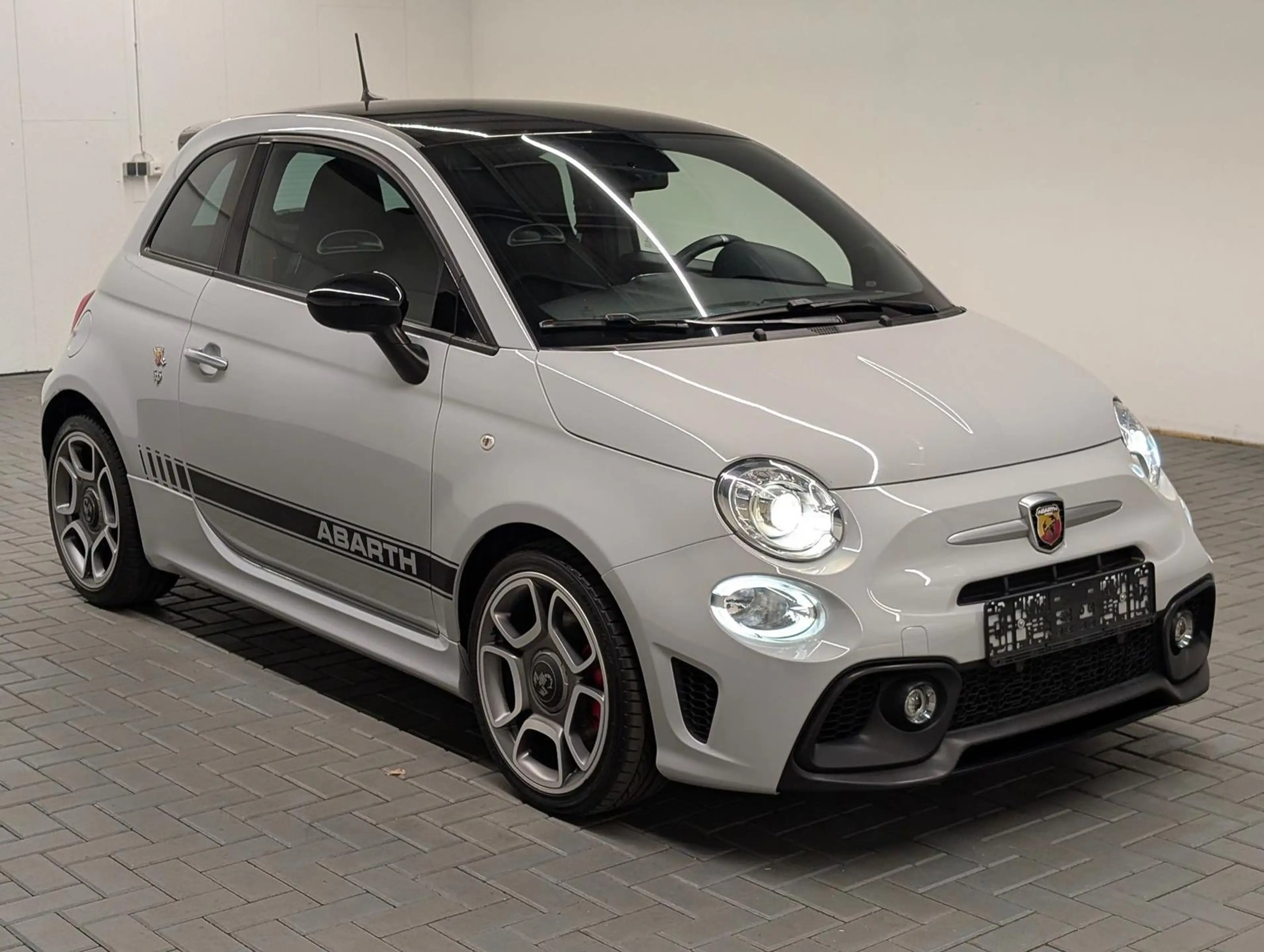Abarth 595 Bi-Xenon/U-Connect/Beats/PDC/DAB/17-LM — photo 7