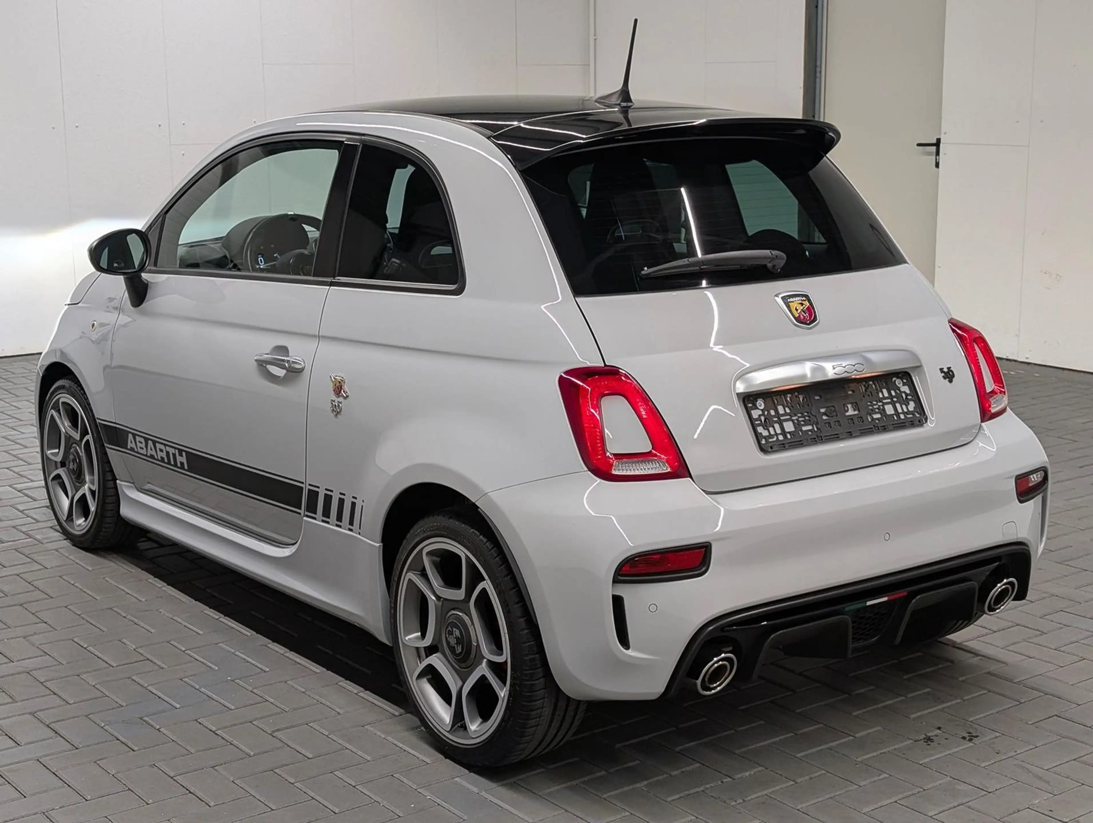 Abarth 595 Bi-Xenon/U-Connect/Beats/PDC/DAB/17-LM — photo 3