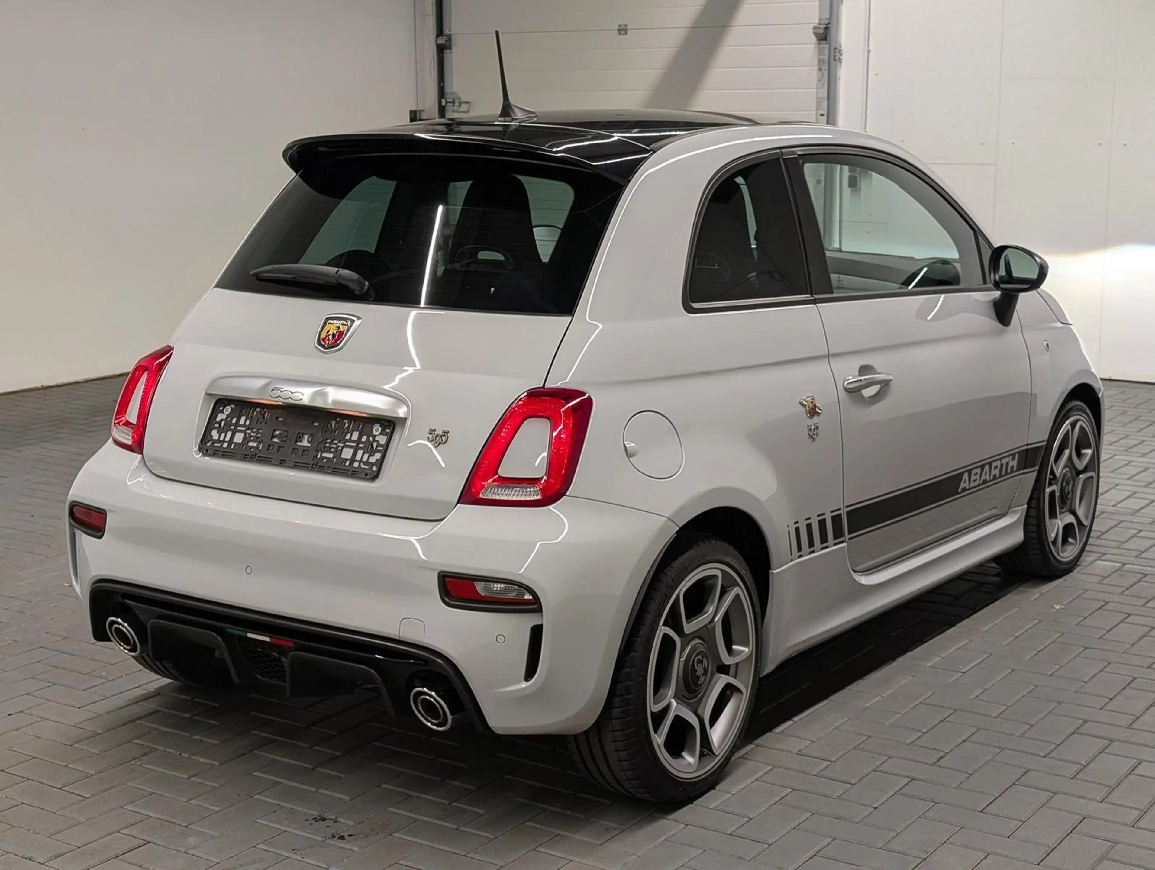 Abarth 595 Bi-Xenon/U-Connect/Beats/PDC/DAB/17-LM — photo 5