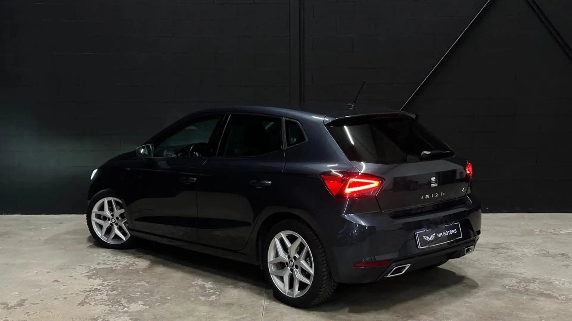 SEAT Ibiza 1.6 TDI 116 CV FR - Carplay - Caméra de recul Schwarz - 2