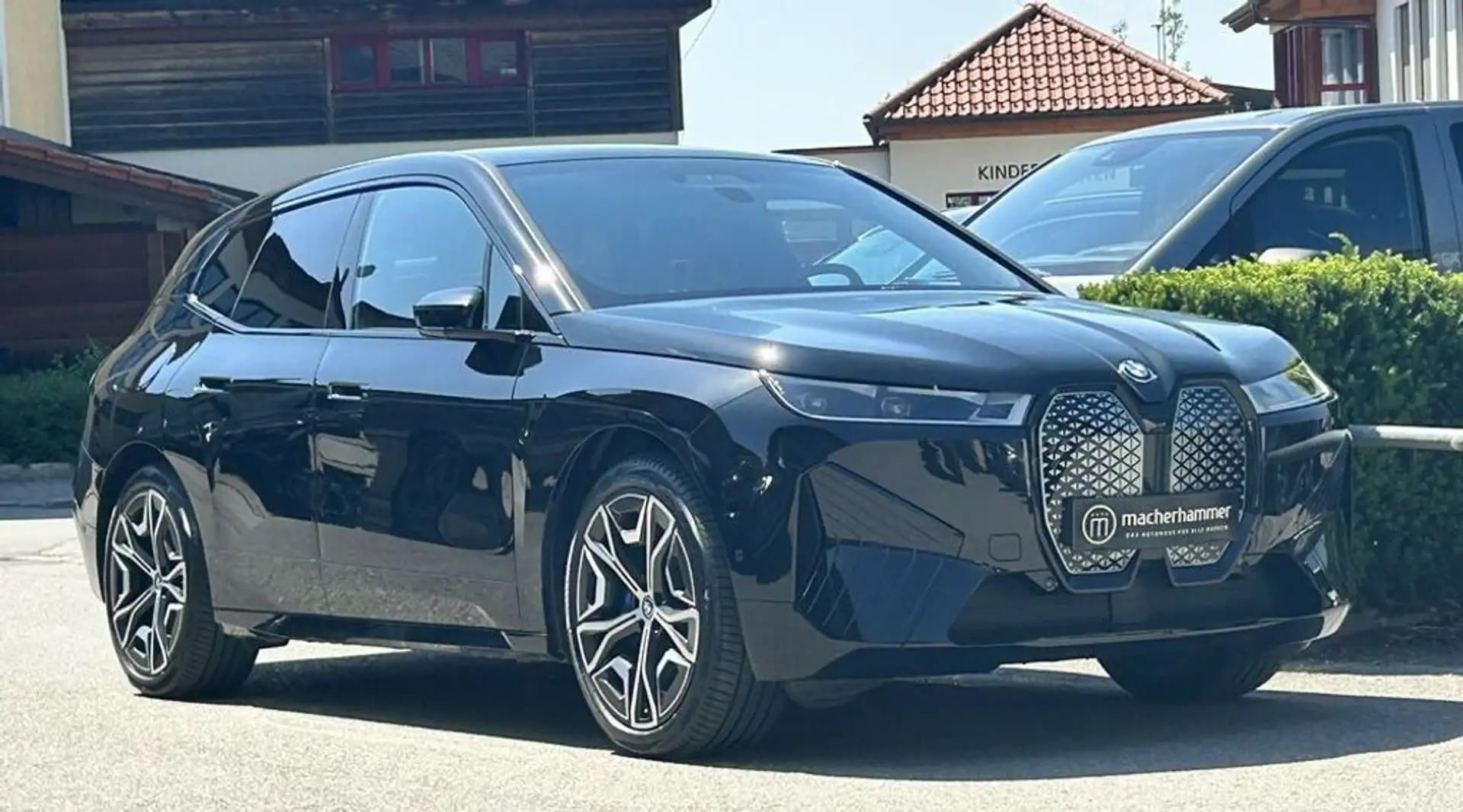 BMW iX iX40 xDrive Sport*LASER*HUD*SITZKL*MASSAGE*B&W*22 Schwarz - 2