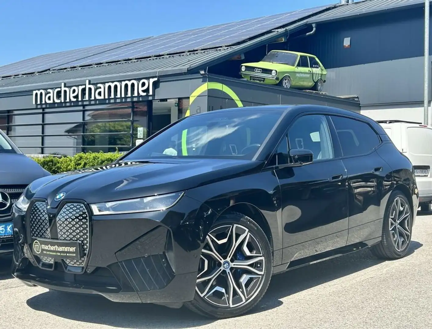 BMW iX iX40 xDrive Sport*LASER*HUD*SITZKL*MASSAGE*B&W*22 Schwarz - 1