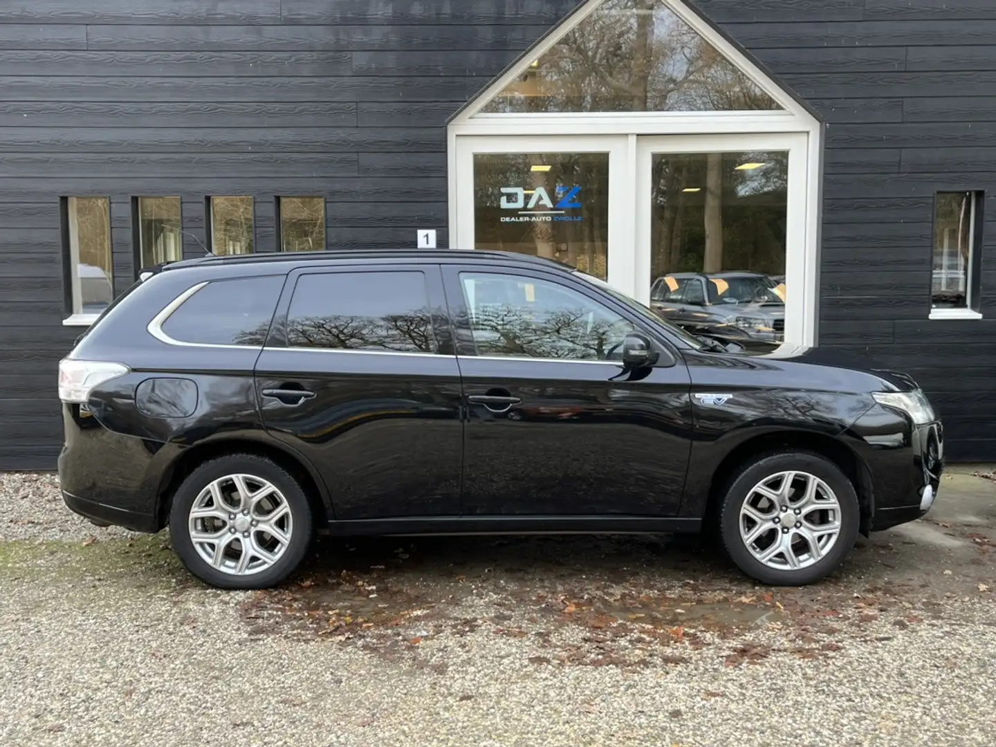 Mitsubishi Outlander 2.0 PHEV Instyle+ Aut/Ecc/Leer/Navi/Dak Noir - 2