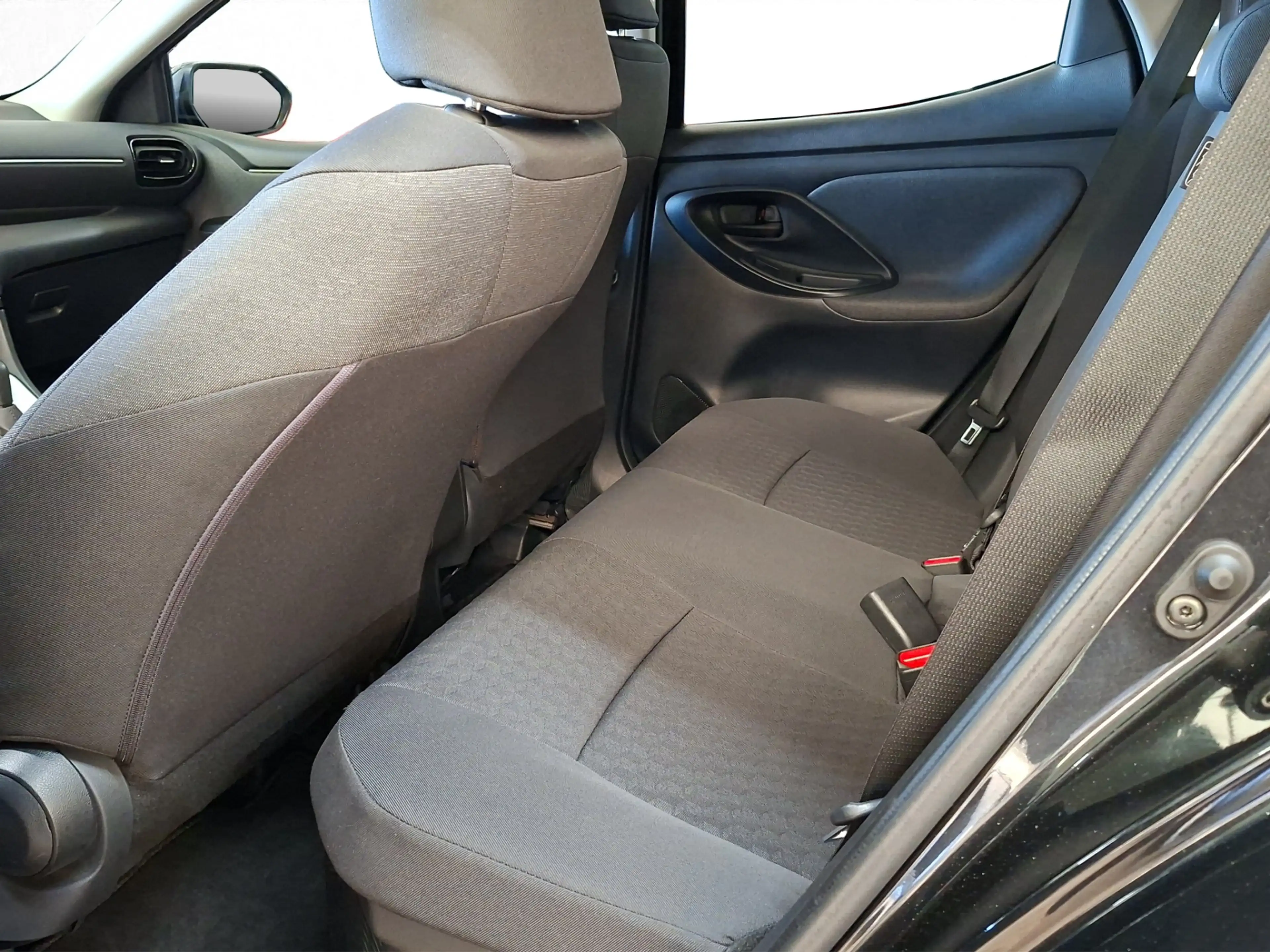 Toyota Yaris 1.5 Hybrid Dynamic | Dealer onderhouden | Climate — photo 15