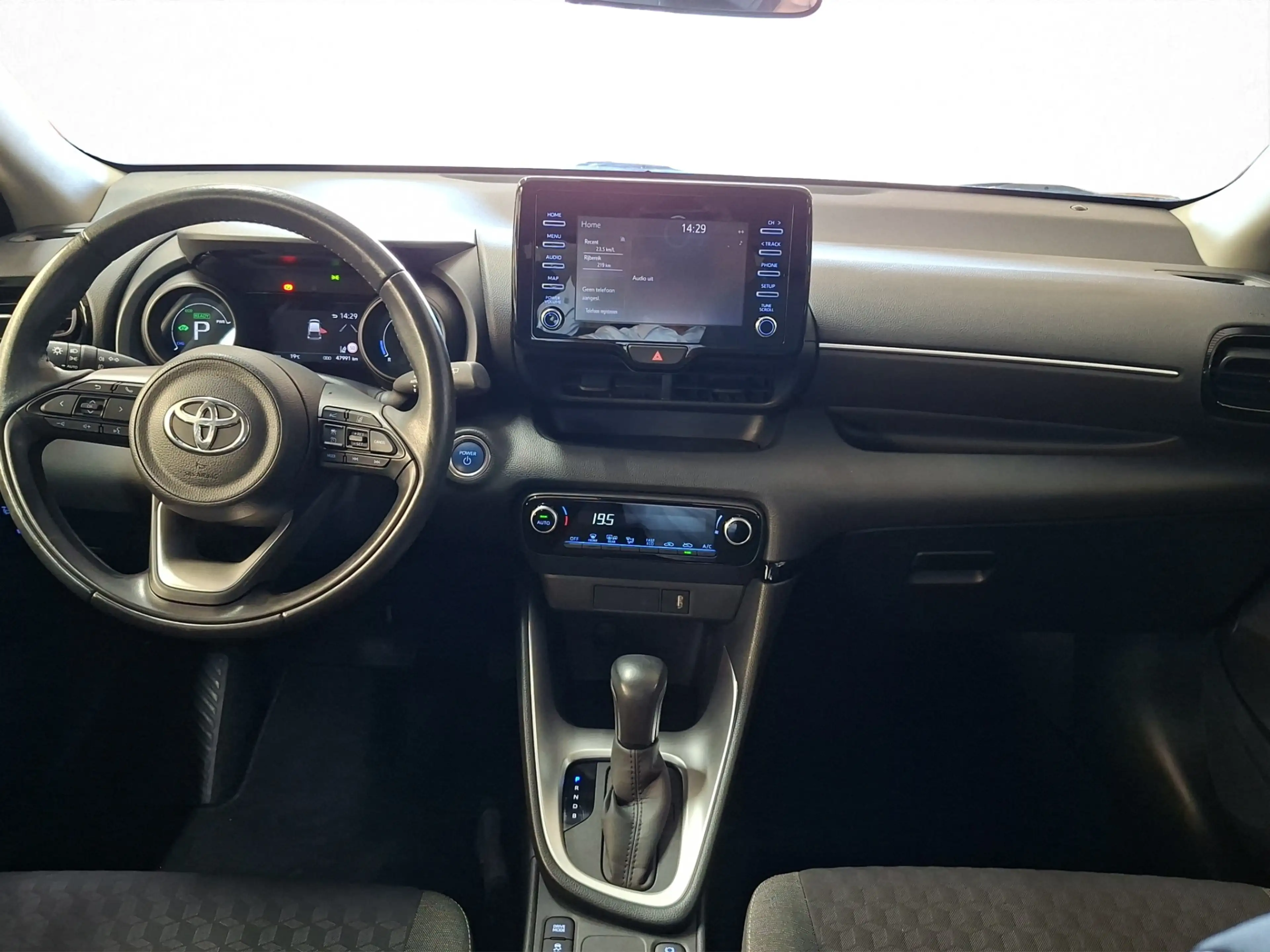 Toyota Yaris 1.5 Hybrid Dynamic | Dealer onderhouden | Climate — photo 4